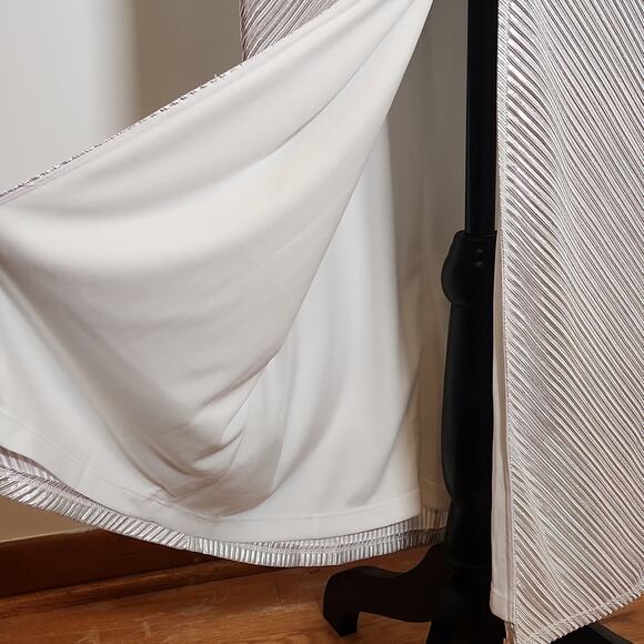 JM STUDIO Silver Metallic Twist Front Dress with Front Slit, Size 10P - Picture 13 of 13